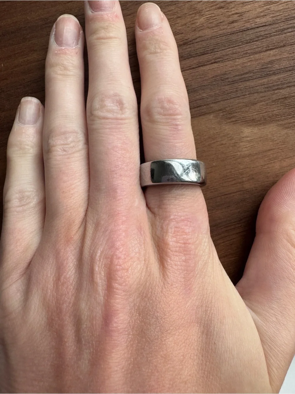 Oura ring gen 3 size 7 silver with charger
